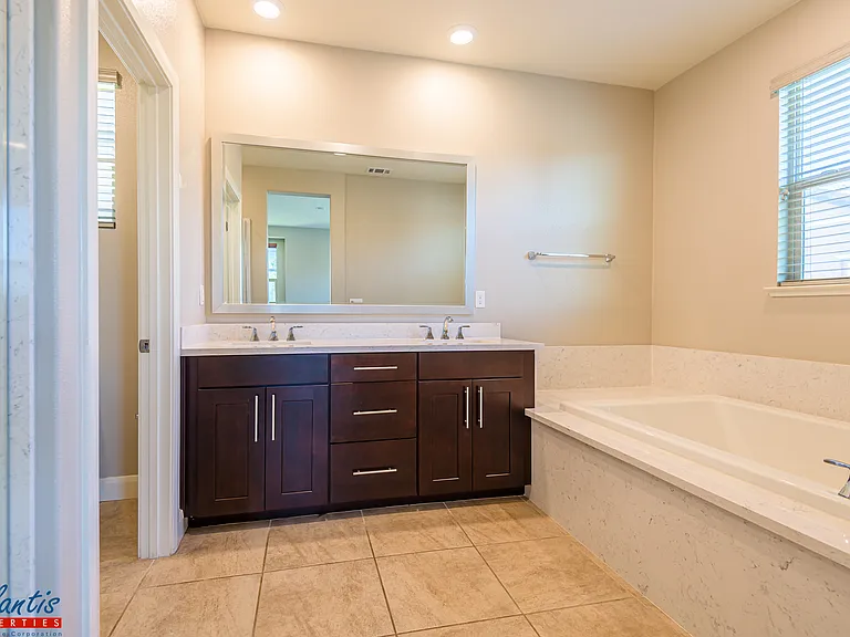 1567 Hidden Creek Ln — Photo 12