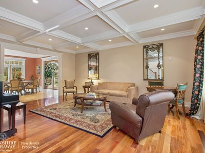 37 Janet Ln, Berkeley Heights, NJ, 07922