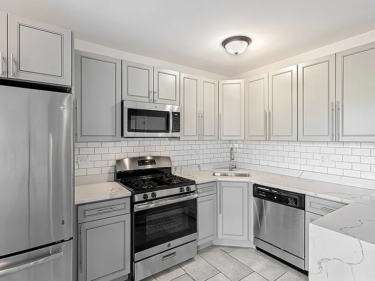 The 1521 Sherwin — Photo 39