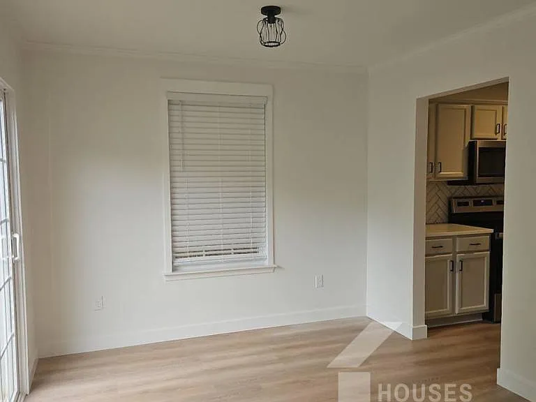 69 Greensboro Ct — Photo 3