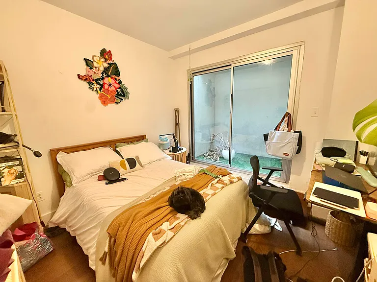 16 Meserole St #1B — Photo 24