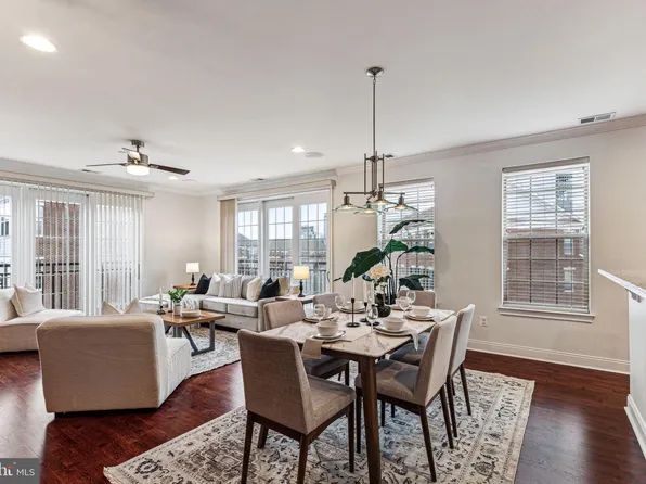 800 Admirals Way Unit 1827, Philadelphia, PA 19146
