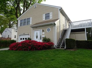 1602 Ellis Pl, Mamaroneck, NY 10543