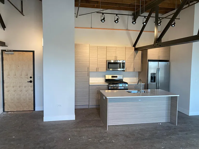 1010 Central Ave #4C — Photo 2