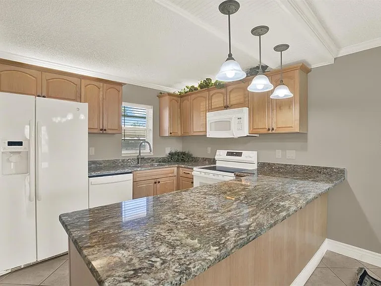 7625 Sun Island Dr S #107 — Photo 11