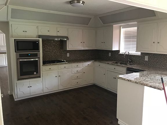 5th image of 3009 Selma Ln