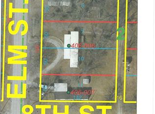 804 N Elm St, Saint Elmo, IL 62458