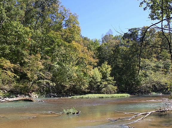 3rd image of 438 Buffalo River Hwy