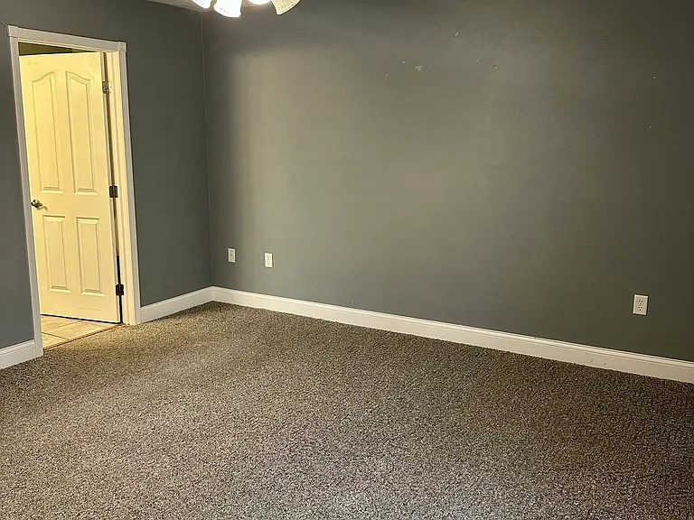 320 Holland Rd — Photo 24