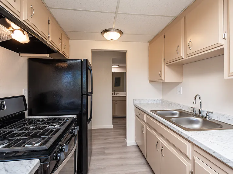 Timbers Apartments — Photo 23