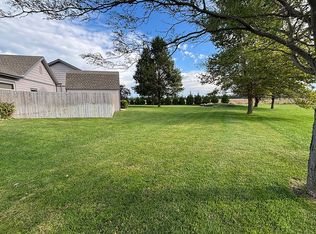 15 S Wheaton Ct, Mount Hope, KS 67108