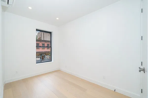 Bedroom, photo 3