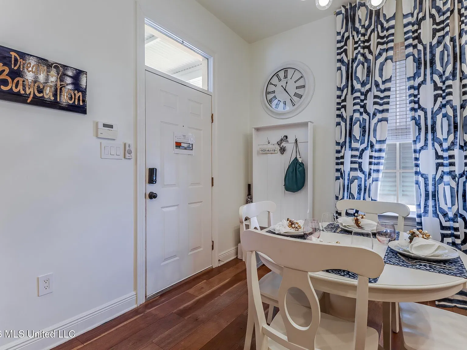 699 Dunbar Ave — Photo 4