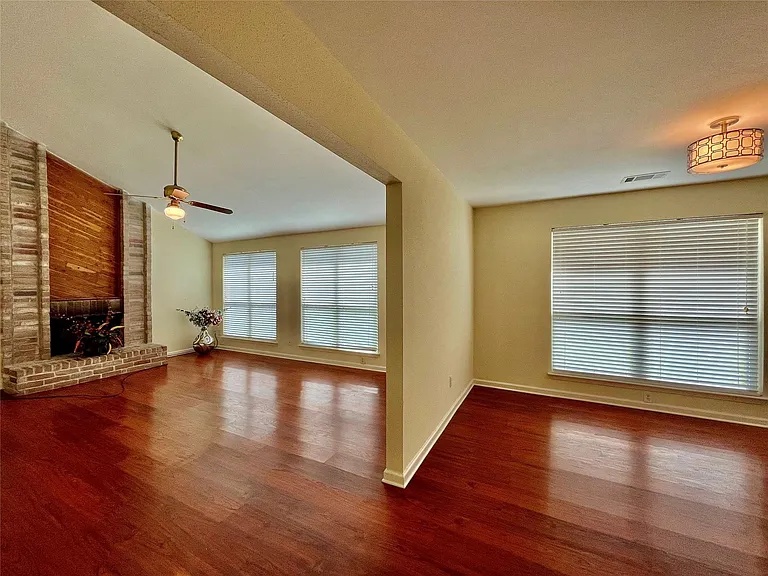 3038 Sam Houston Dr — Photo 3