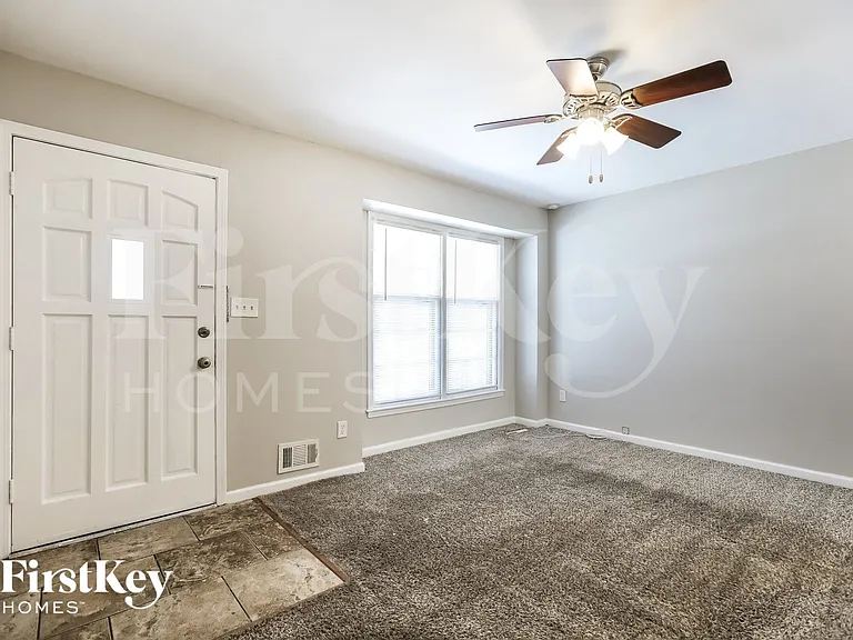 11947 Manchester Ave — Photo 3