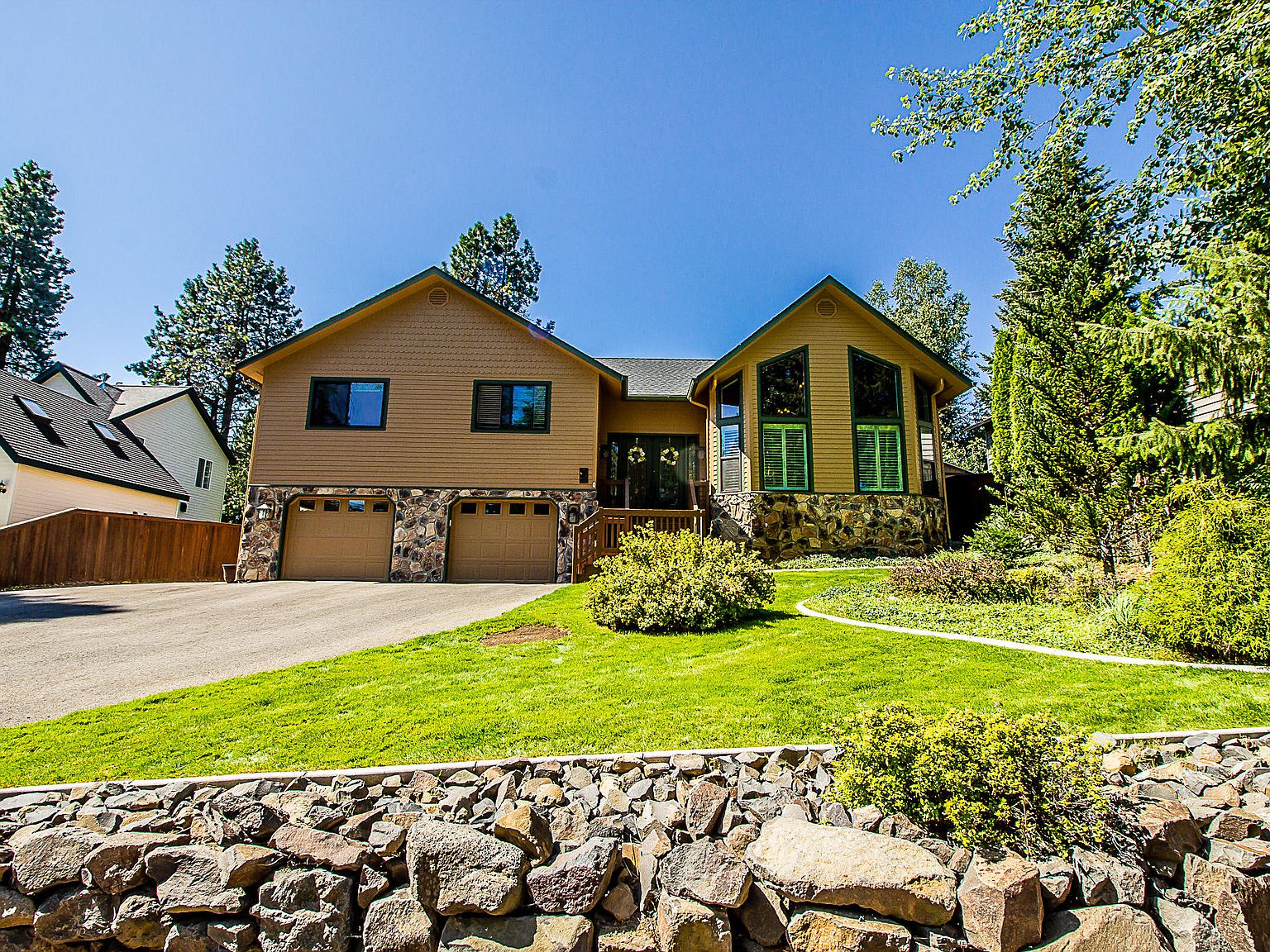 Y・O 11613 N Avondale Loop, Hayden Lake, ID 83835 | Zillow