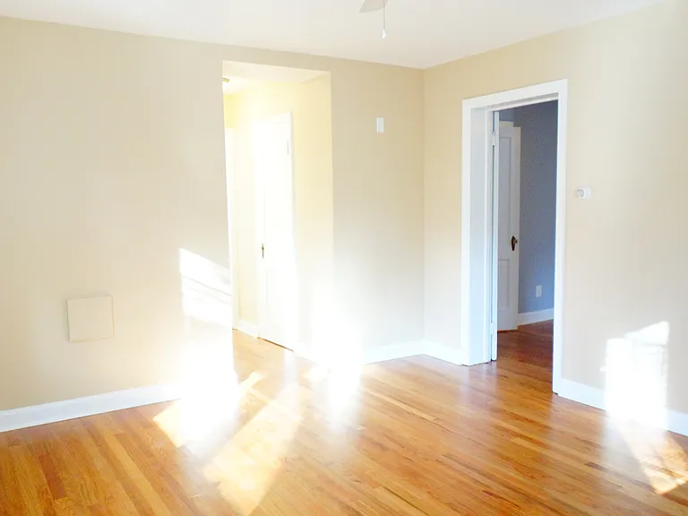 8520 Greenwood Ave — Photo 23