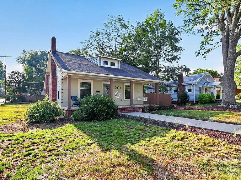 204 E McNeely Ave — Photo 46