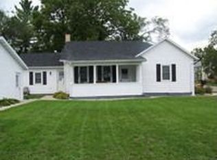 1004 W Wisconsin St, Portage, WI 53901