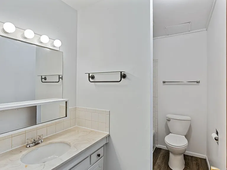 Carriage House (Albion 64 LLC) — Photo 15