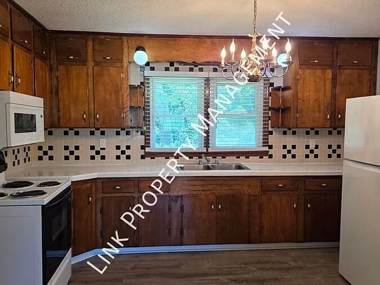 37 Mohawk Trl — Photo 3