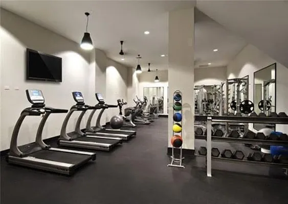 Sold by R New York | media 8