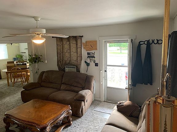 2nd image of 401 Park St