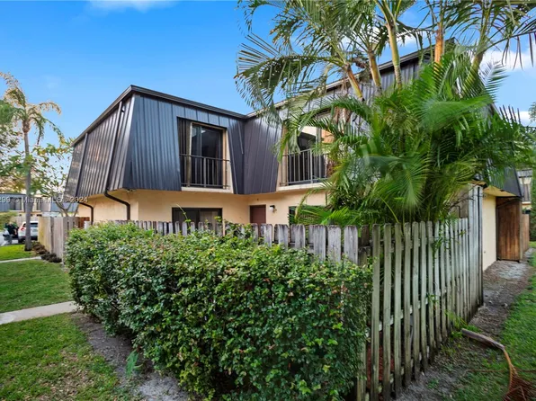 2407 Waterside Dr #19D, Lake Worth, FL 33461