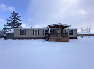 320 Saint Johns Rd, Champlain, NY 12919