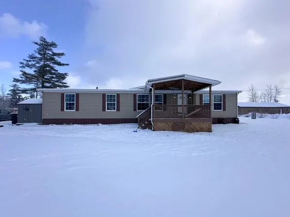 320 Saint Johns Rd, Champlain, NY 12919