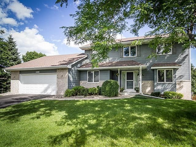 Great location and lot in a cul de sac!