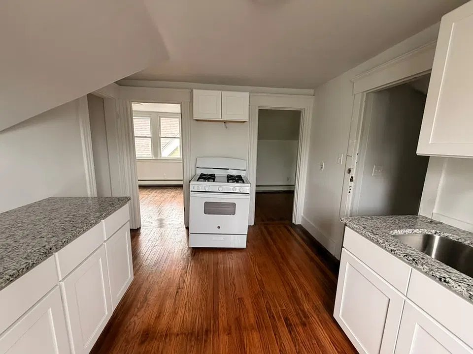 69 Frank St #3B