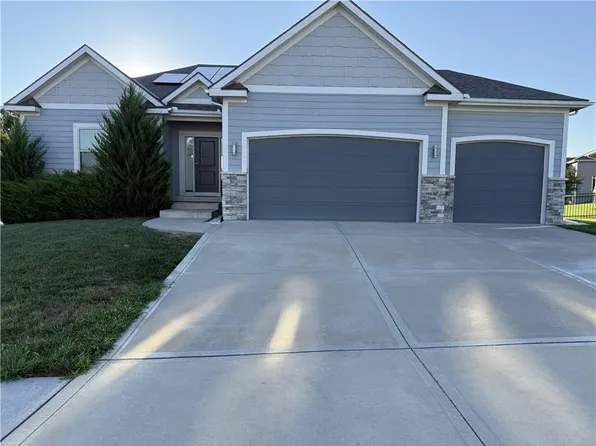 2309 NE Colonnade Ave, Blue Springs, MO 64029