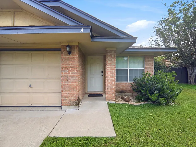 2304 Smith Branch Blvd #B — Photo 2