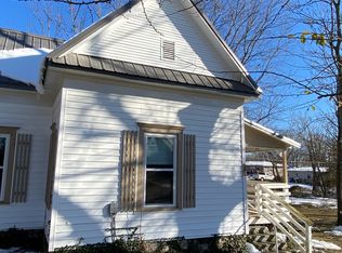 302 Akron St NE, Gravette, AR 72736