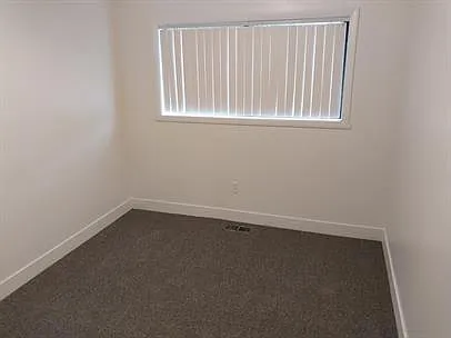 1301 S Main St — Photo 12