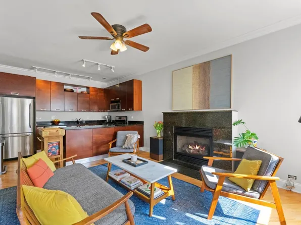 2948 W Cortland St APT 1, Chicago, IL 60647