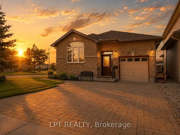 392 Bamburgh Way, Ottawa, ON K2J 6A6