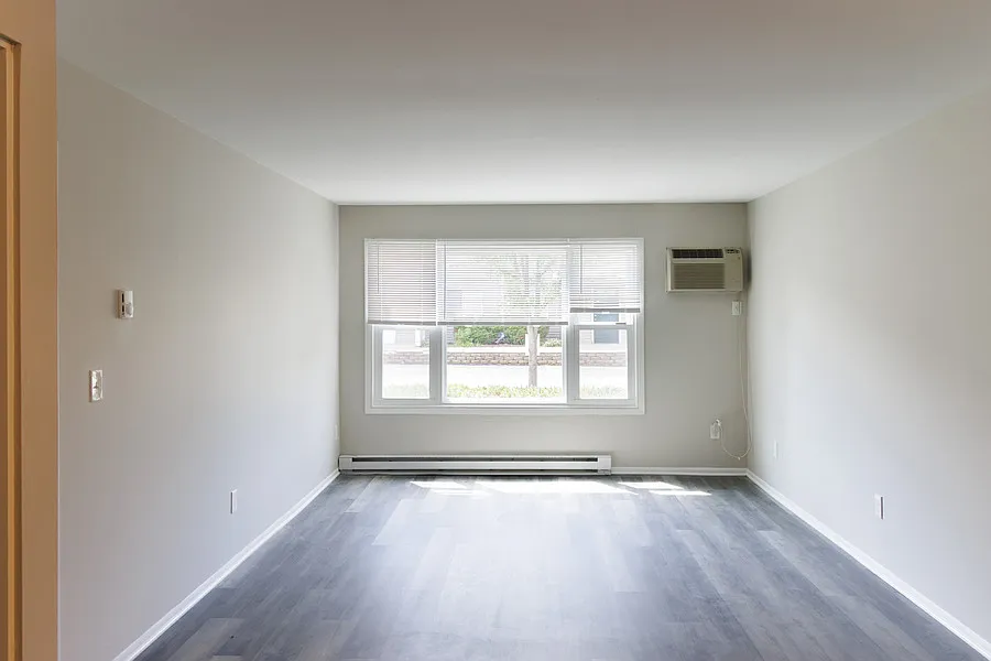 Building Photo - 12804 W Hampton Ave #1