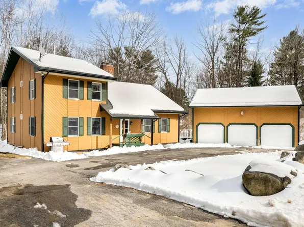 153 Meadow Road, Raymond, ME 04071