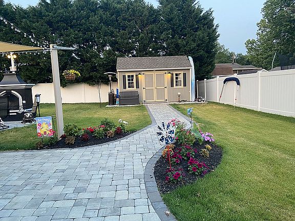 5th image of 379 Wedgewood Dr