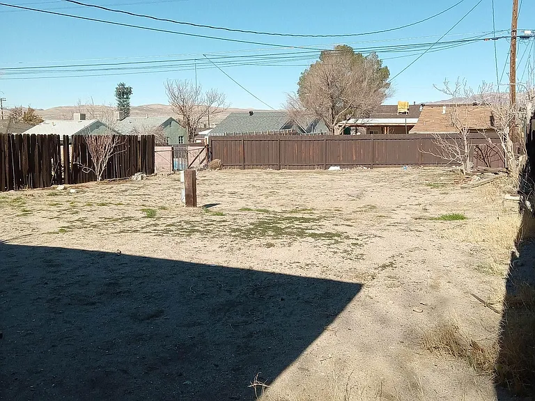 1211 Flora St — Photo 18