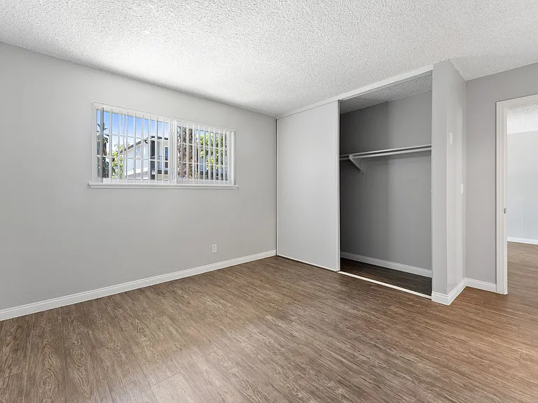 Villa Del Sol Apartments — Photo 22