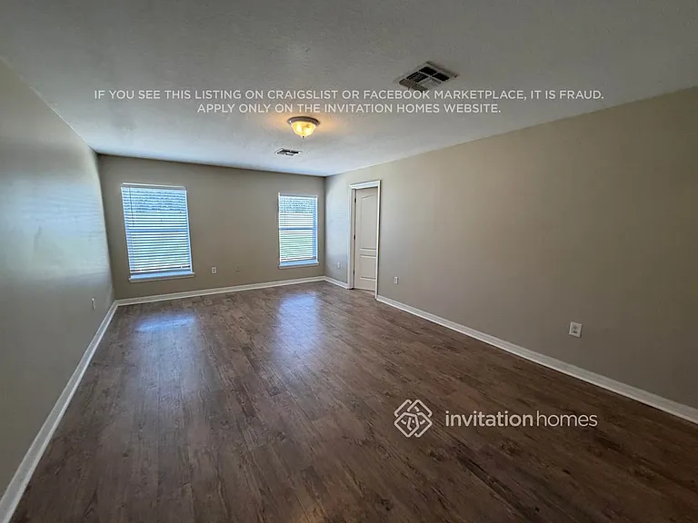 1129 Hacienda Cir — Photo 10