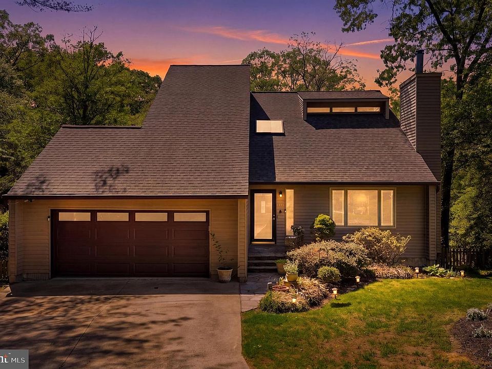 1st image of 279 Capote Ct W