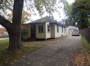 1112 Yeomans St, Ionia, MI 48846