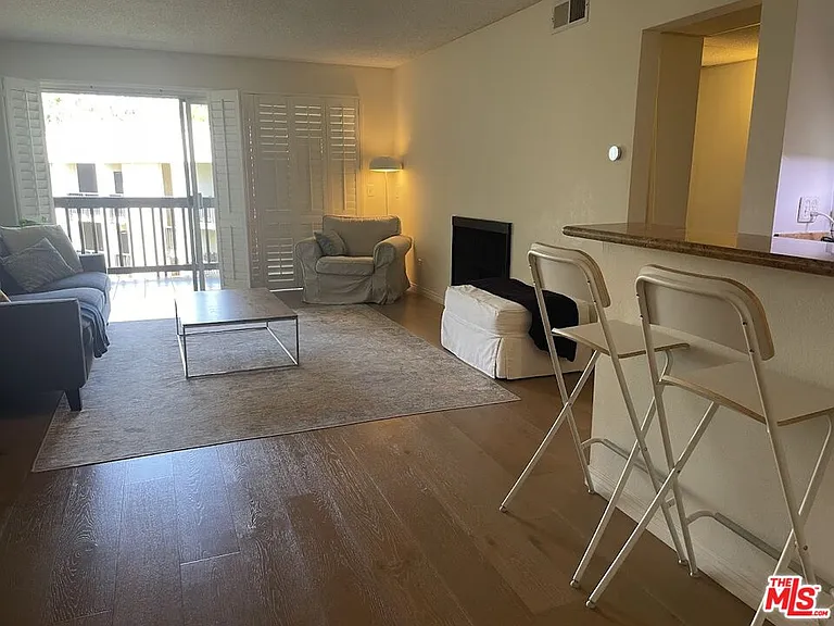 8314 Raintree Cir — Photo 6