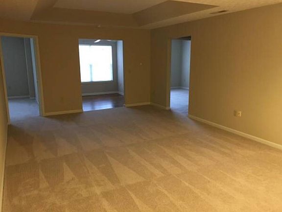 4th image of 255 E Glenwood Ave