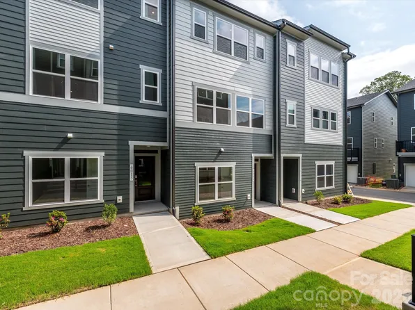 6009 Pivot Ct, Charlotte, NC 28205