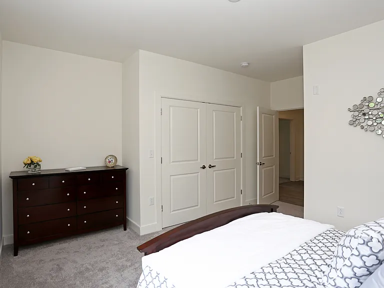 Colonial Pointe at Franklin Lakes — Photo 14